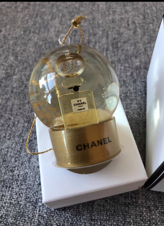 CHANEL No. 5 Perfume Bottle Mini Small Snow Globe VIP Limited Gift