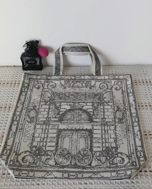 Dior 30 Avenue Montaigne shiny Grey tote bag