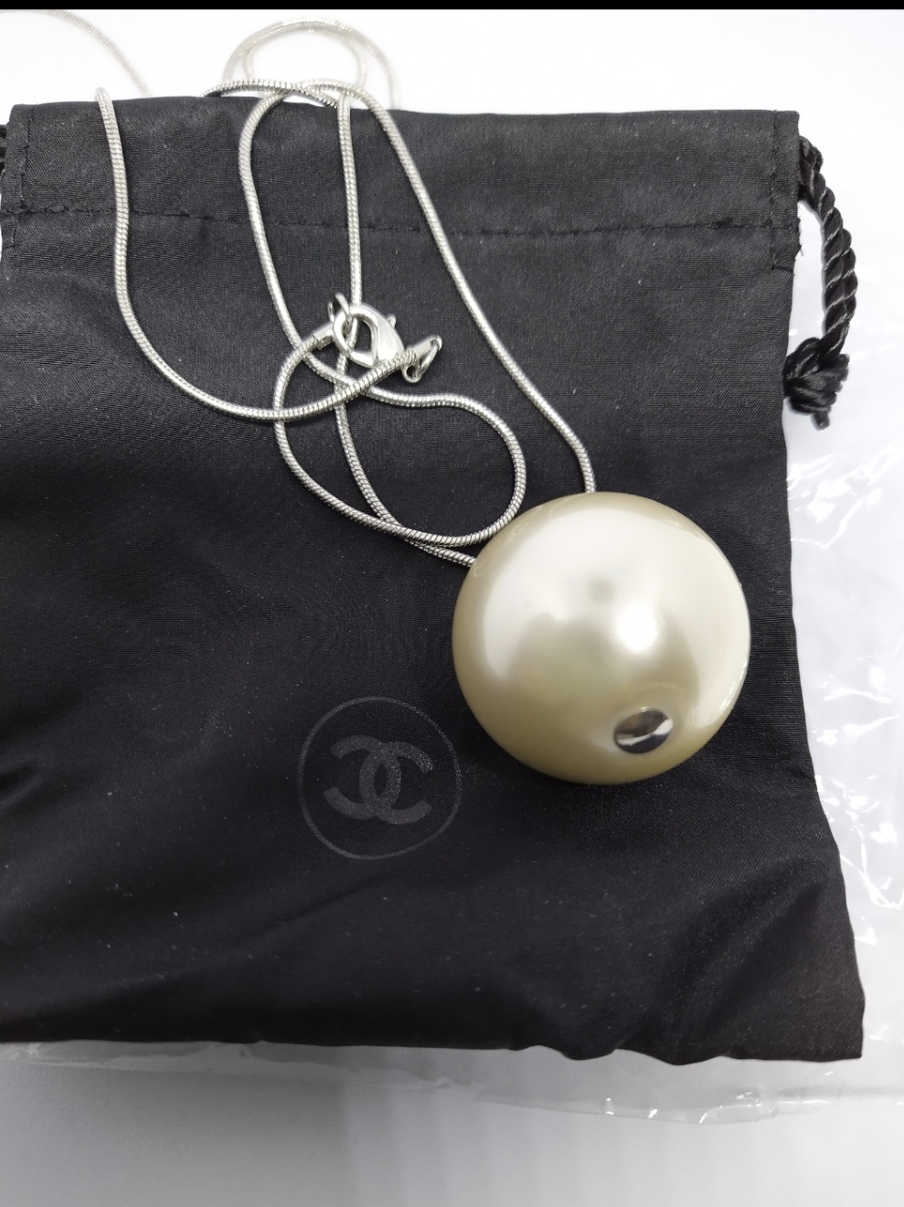 Chanel pearl pendant necklace from beauty counter