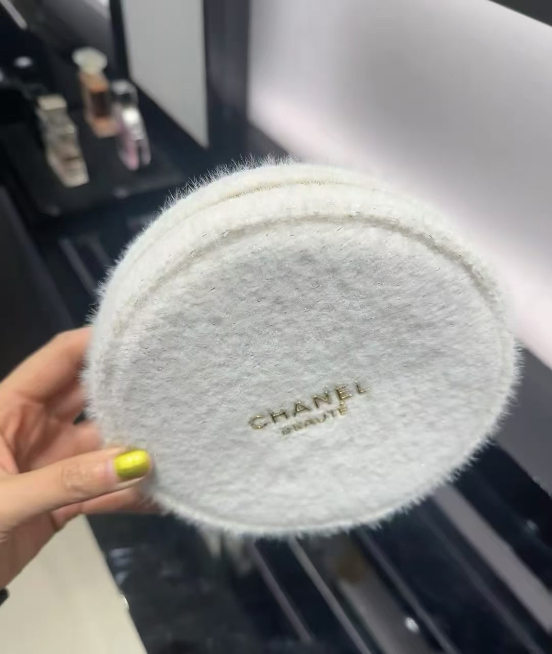Chanel Snowy white Makeup Round Pouch bag 2024 VIP GIFT