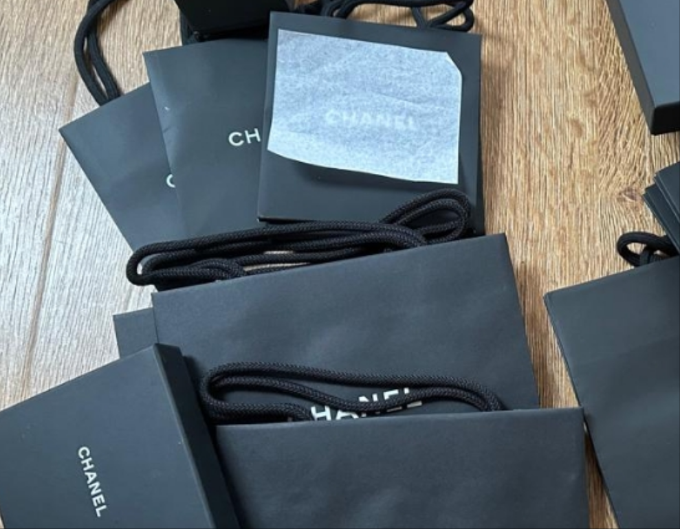 Chanel paper bag 14*16cm