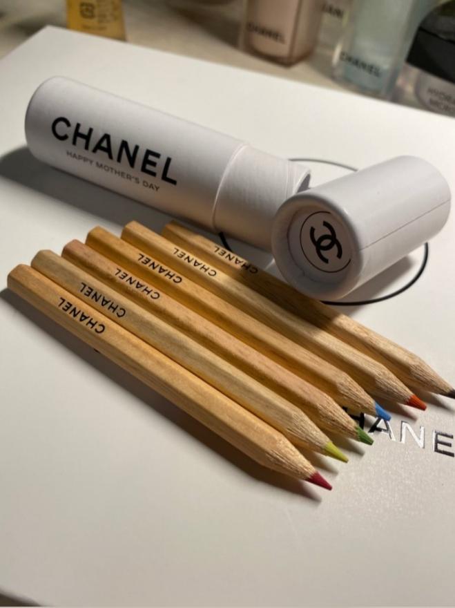 Chanel Mothers' Day Colored Pencil set of 6pcs in tube rare VIP GIFT