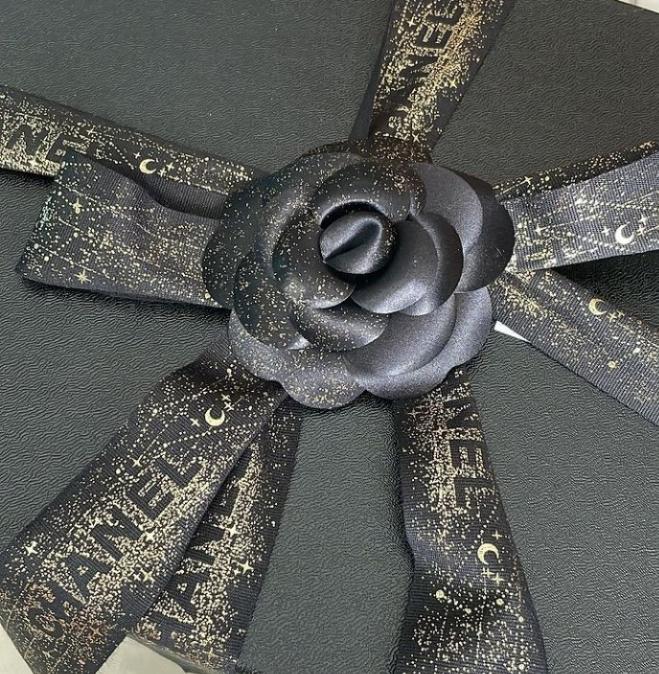Chanel Christmas Camellia + 2m ribbon