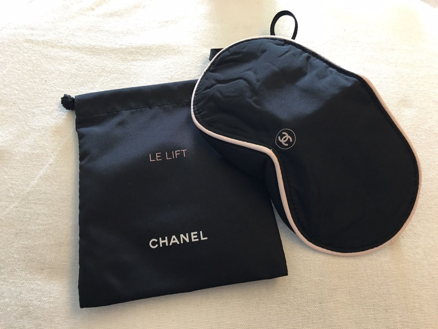 Chanel Le Lift sleeping mask in pouch rare VIP GIFT