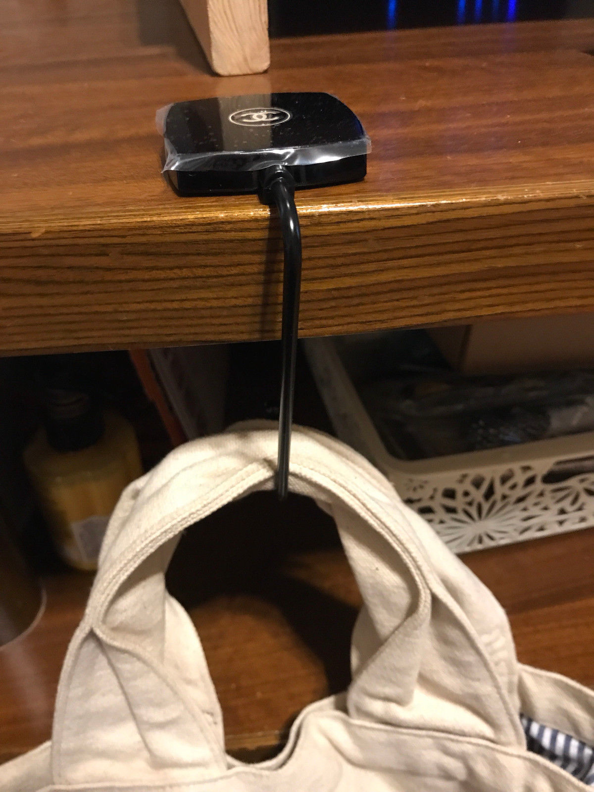 Chanel Handbag Hook VIP gift with pouch bag