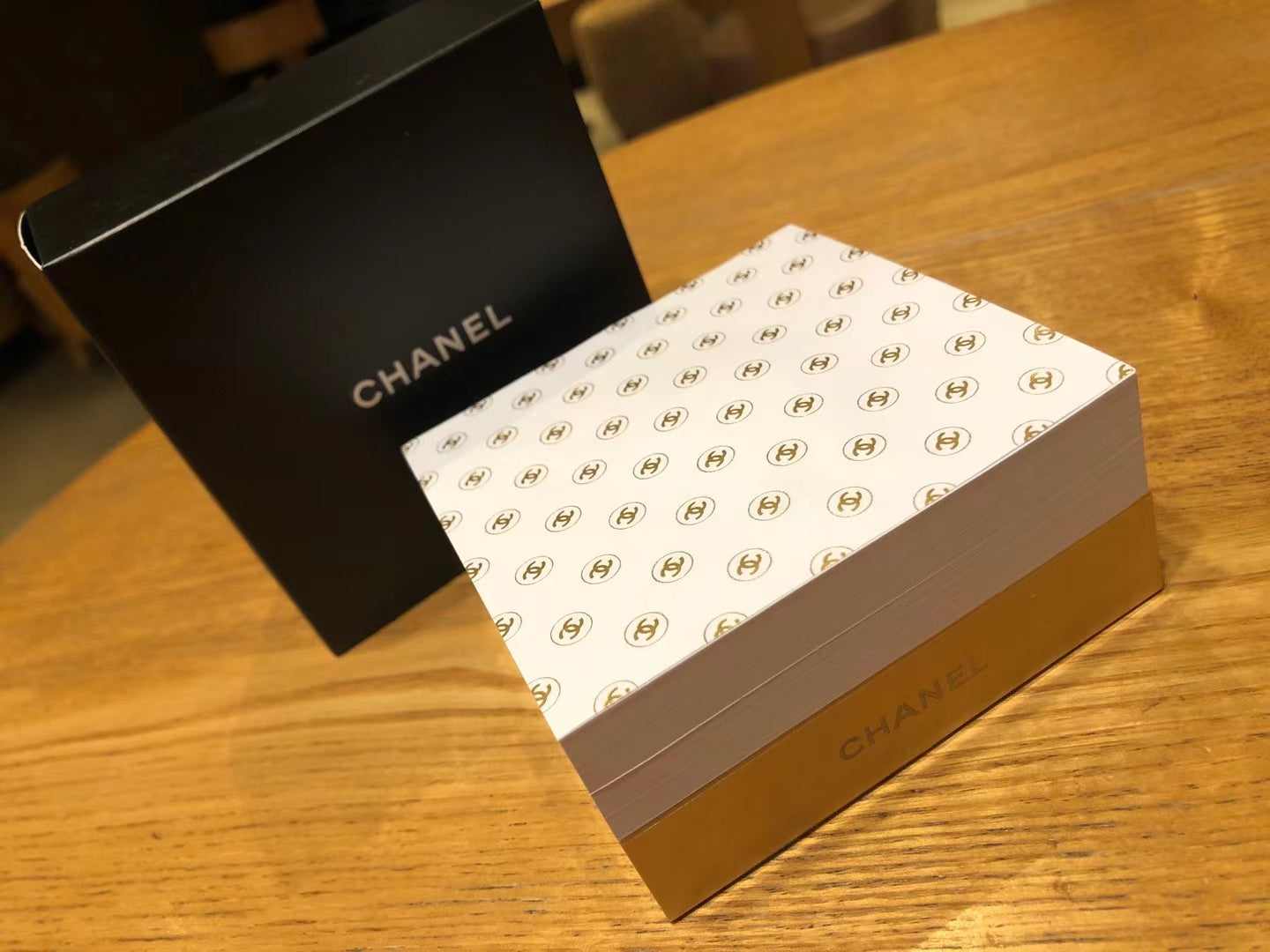 Chanel Beauty Memo Pad Desktop Metal Base VIP gift