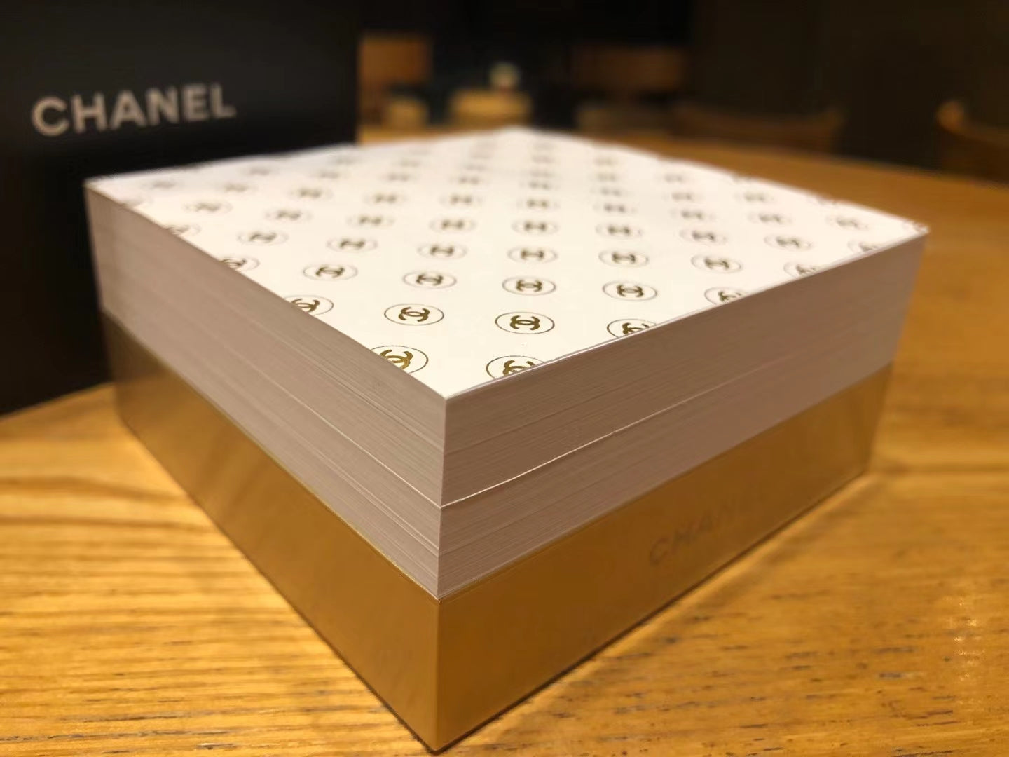 Chanel Beauty Memo Pad Desktop Metal Base VIP gift