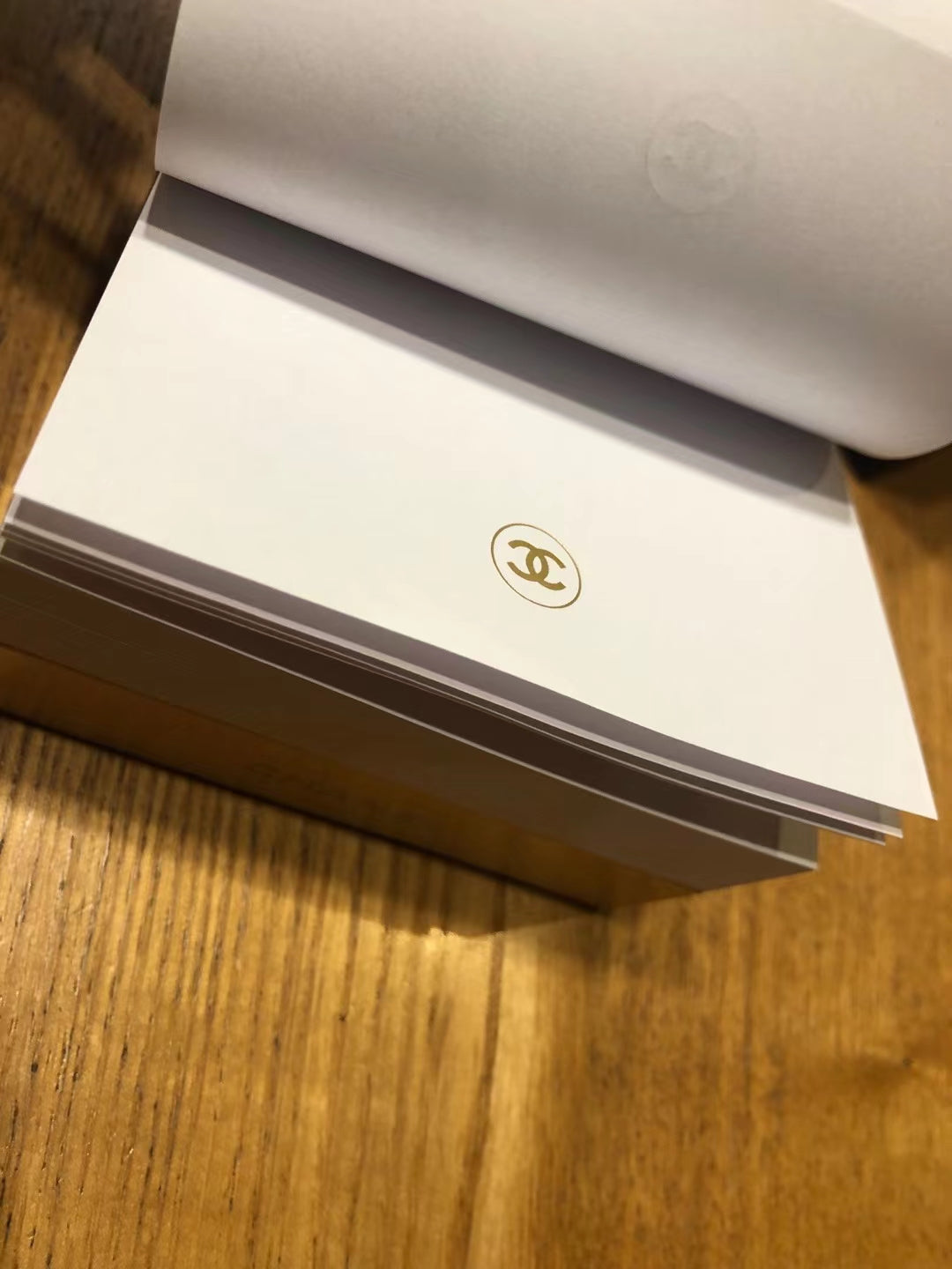 Chanel Beauty Memo Pad Desktop Metal Base VIP gift