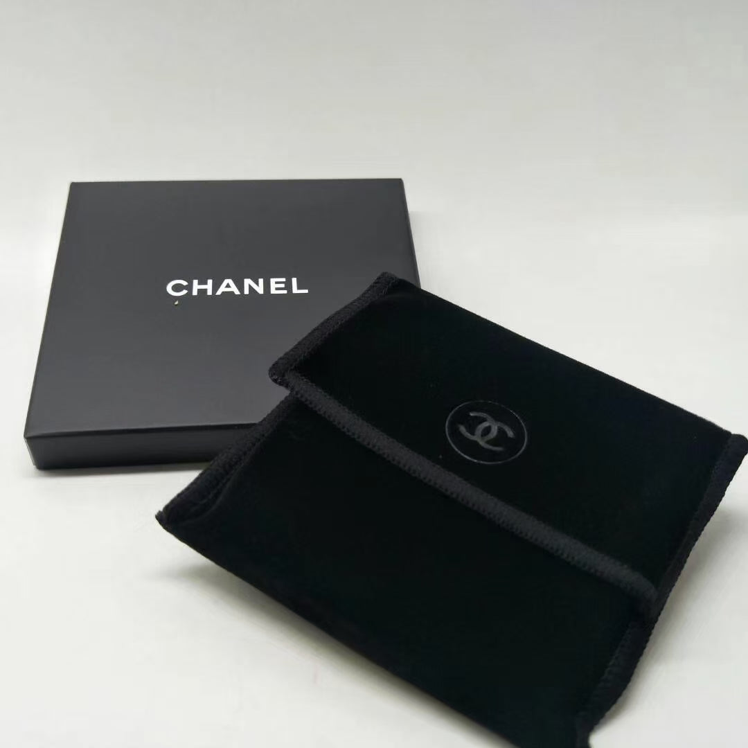 CHANEL Makeup Mirror with Velvet Pouch Bag VIP Gift