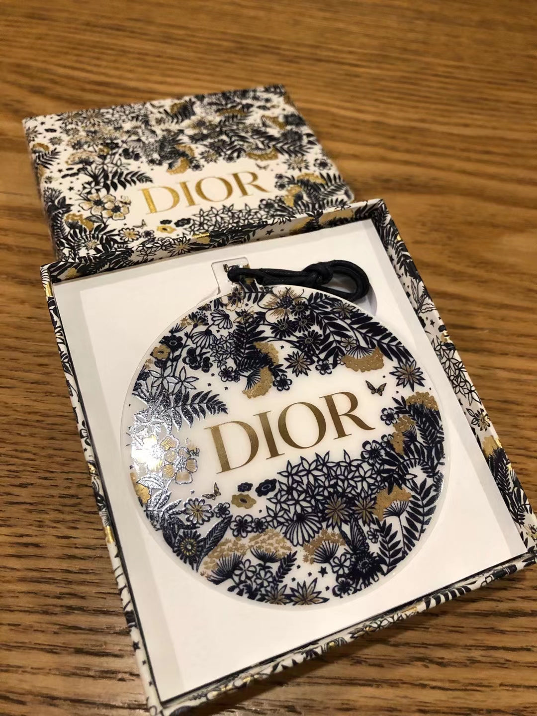 DIOR Luxury Ceramic Accessory Charm Ornament VIP Christmas 2021