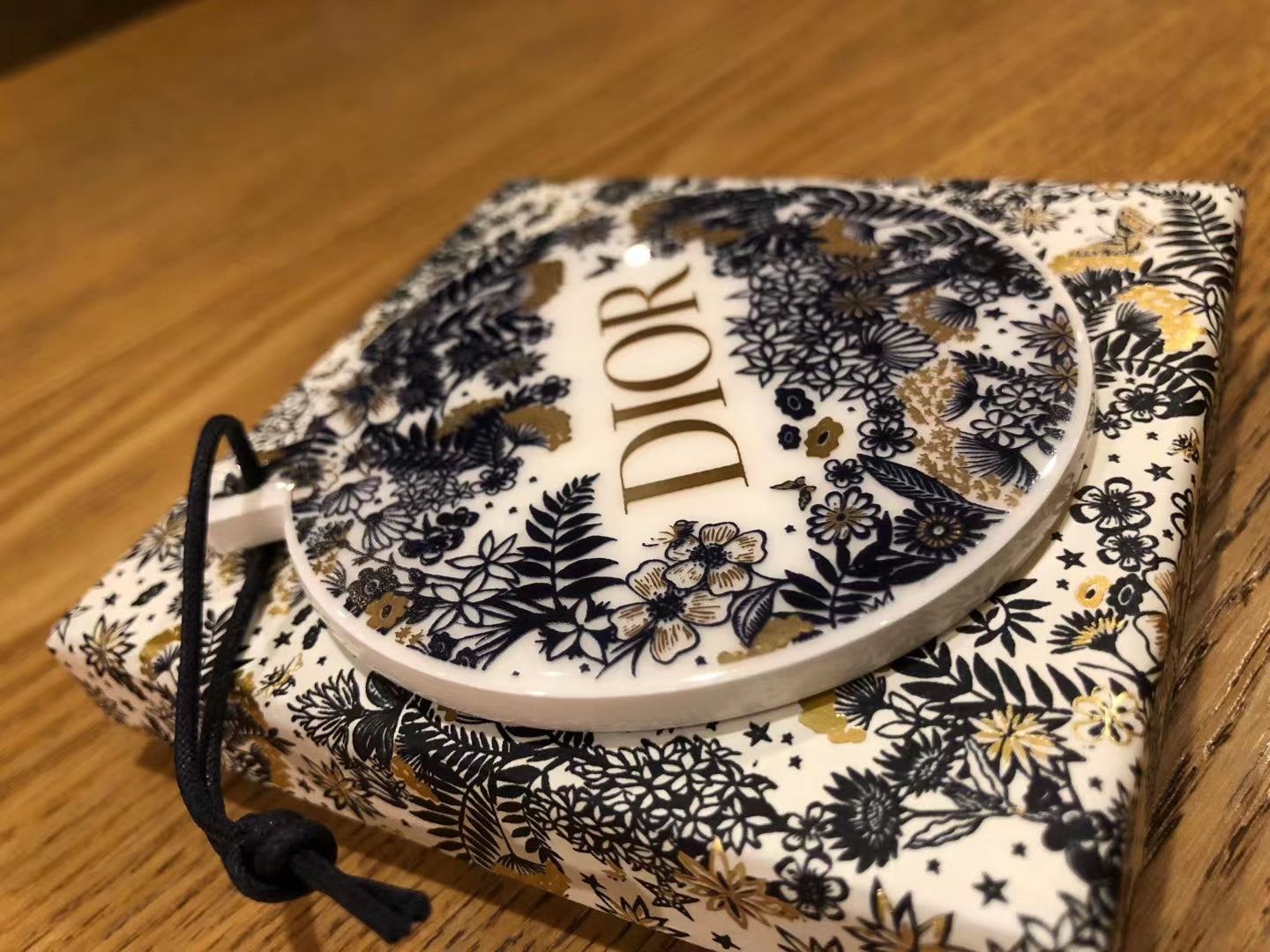 DIOR Luxury Ceramic Accessory Charm Ornament VIP Christmas 2021