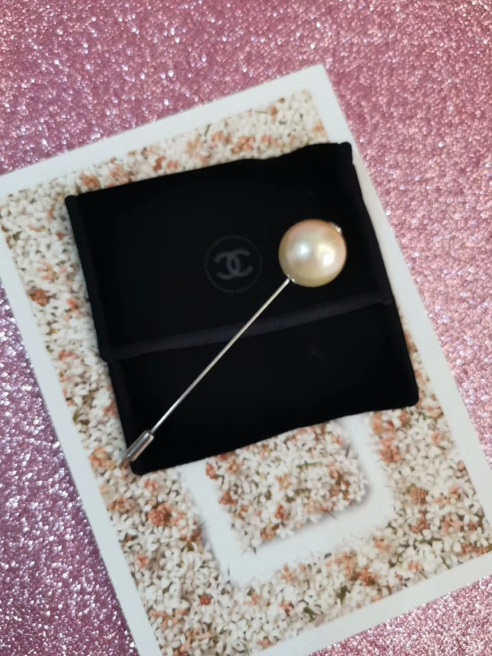 Chanel Le Blanc fake Pearl Pin brooch Rare with velvet pouch