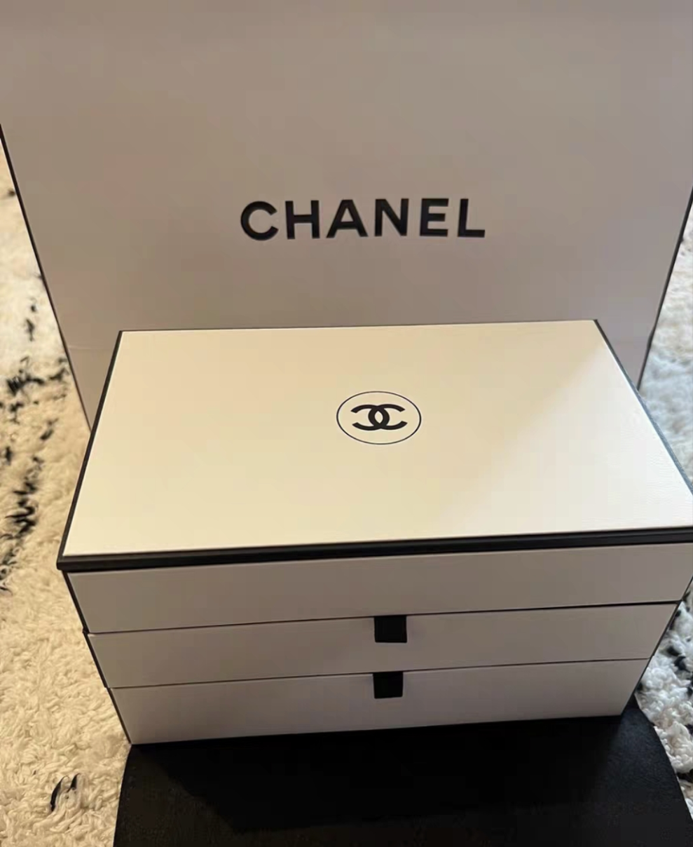 Chanel Makeup Mirror Storage case box VIP gift