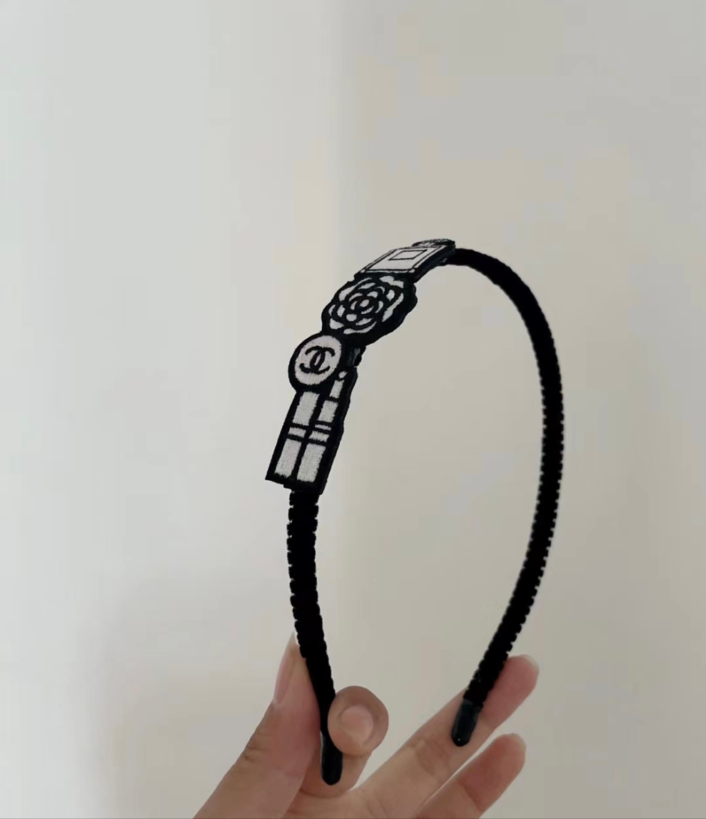 Chanel DIY Hair Band by bookmark