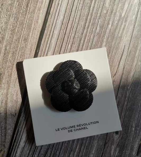 Chanel le volume Resin black Camellia magnetic brooch