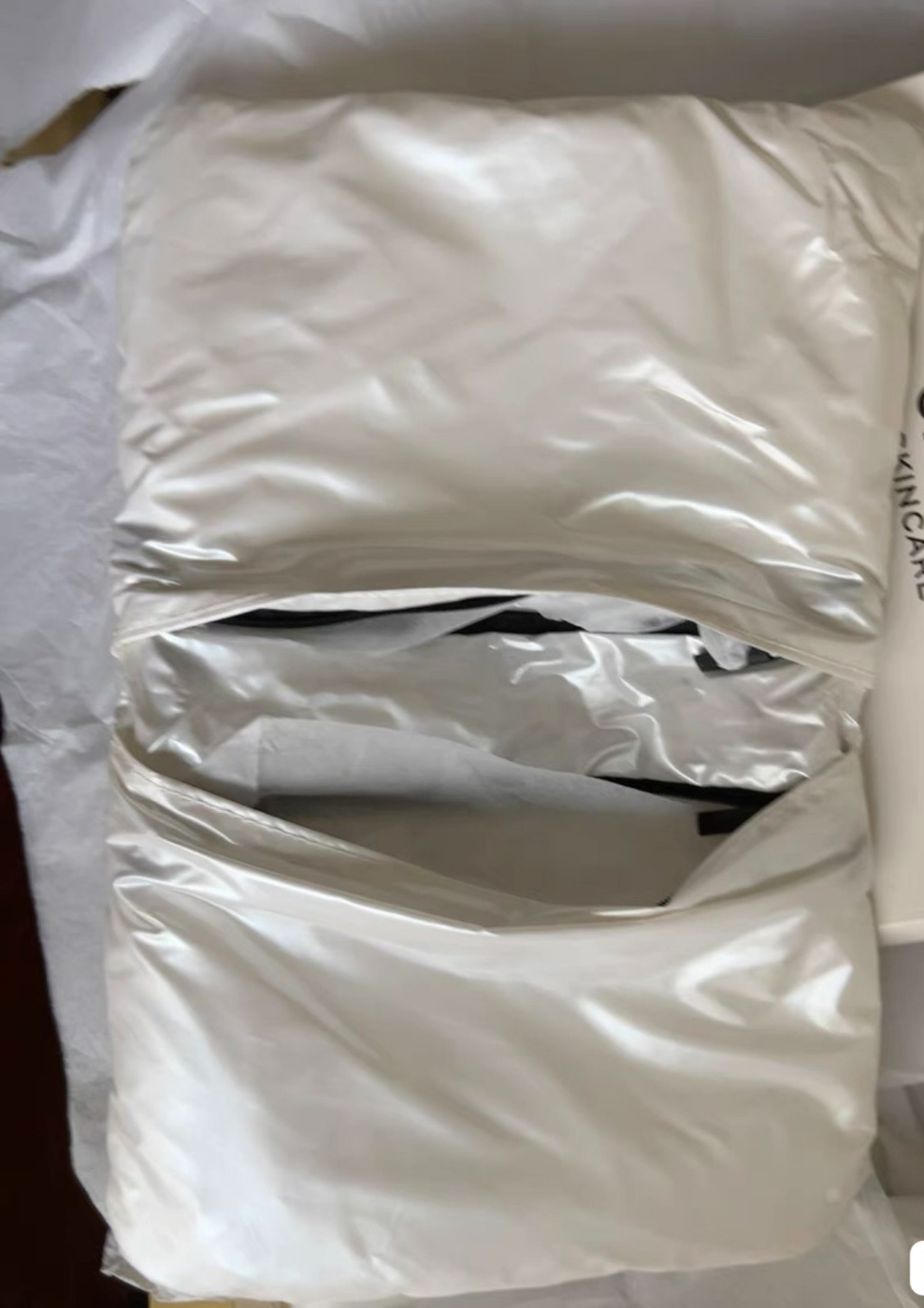 Chanel Pearl Shiny White padding pouch bag