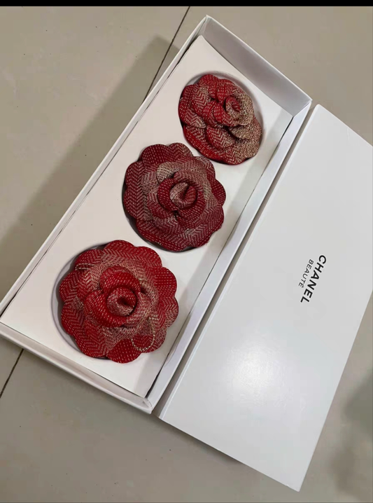 2023 Chanel Seasonal 3D camellia set of pcs Beaute Gift x 1 set