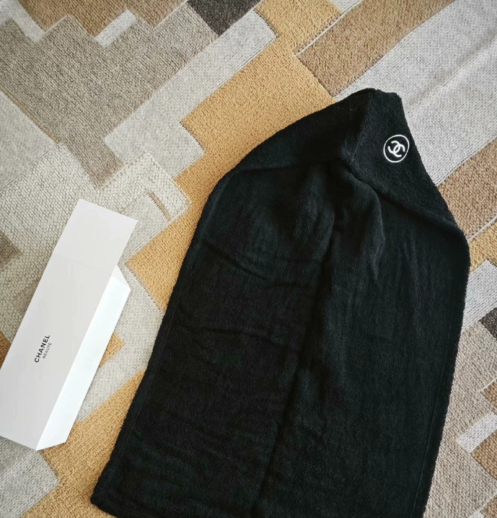 Chanel hair towel wrapping vip gift