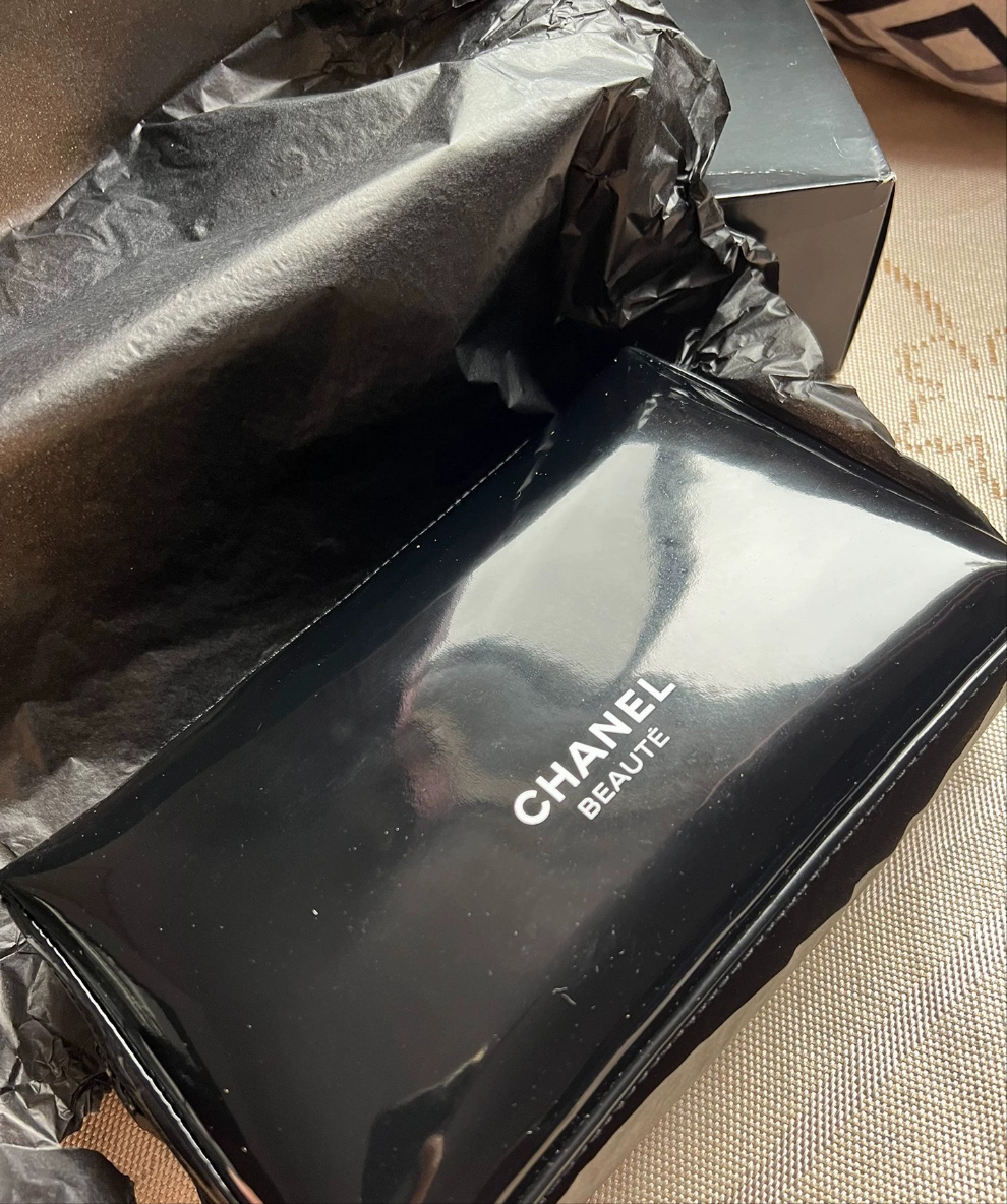 Chanel beauty Patent Makeup Pouch Bag