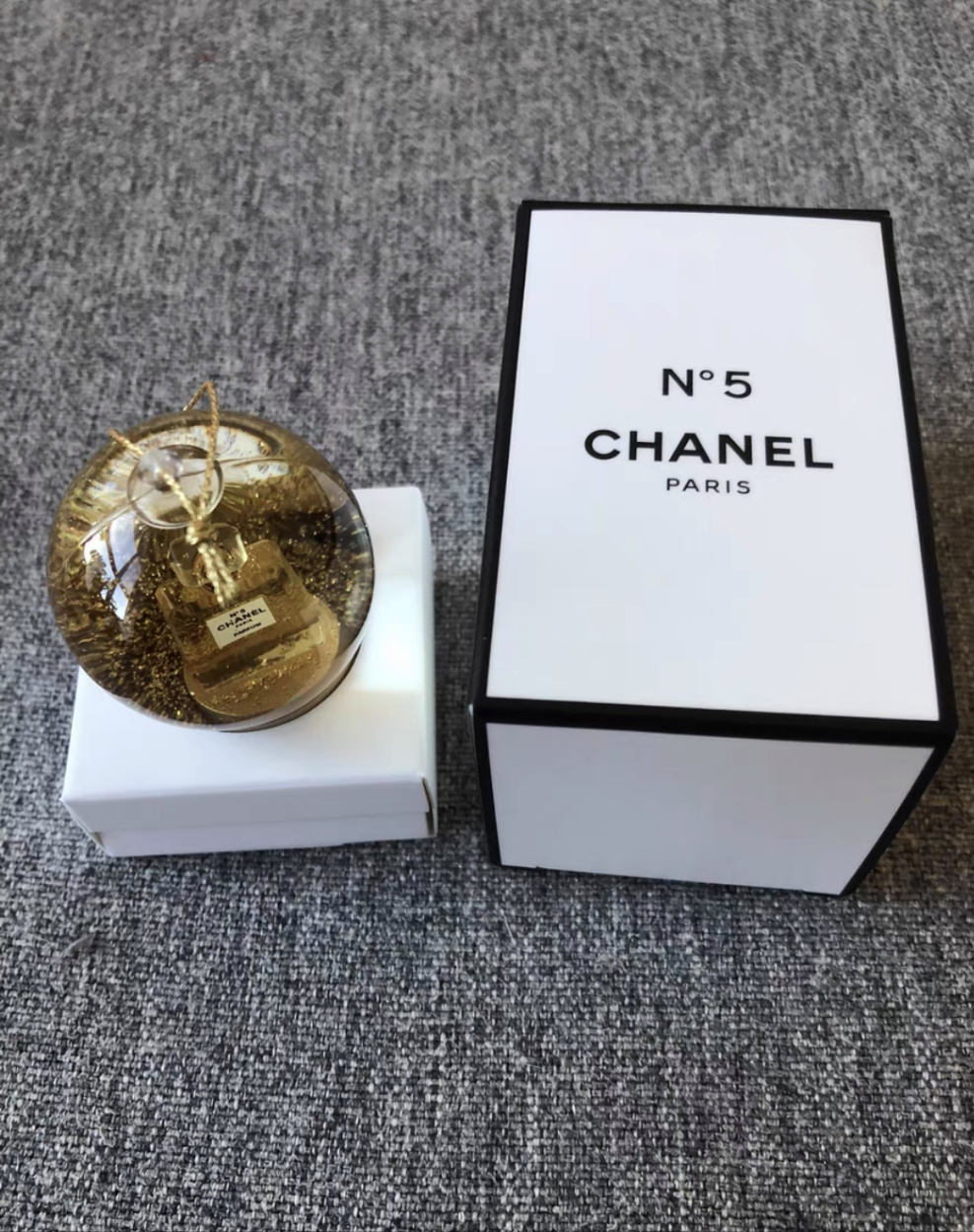 CHANEL No. 5 Perfume Bottle Mini Small Snow Globe VIP Limited Gift