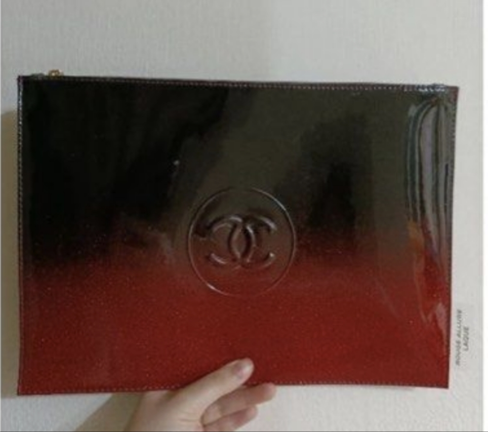 Chanel Large Gradient Red envelope bag