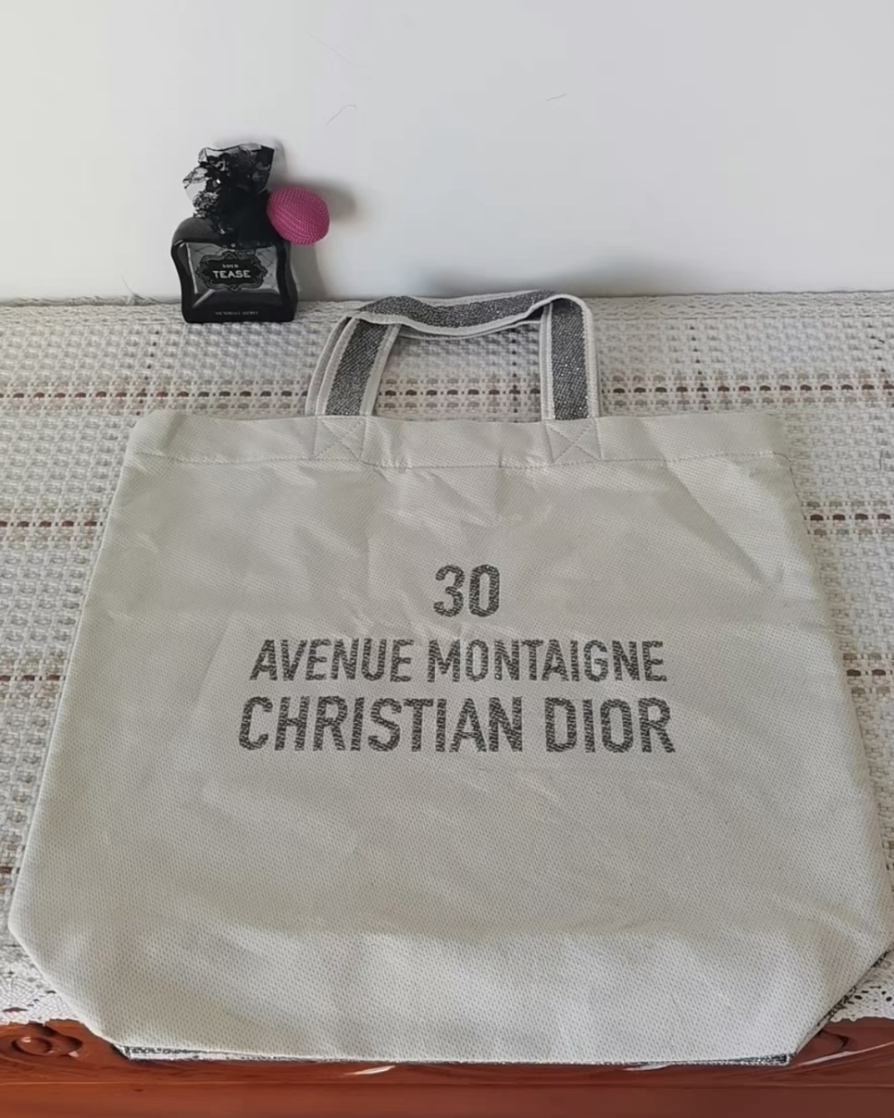 Dior 30 Avenue Montaigne shiny Grey tote bag