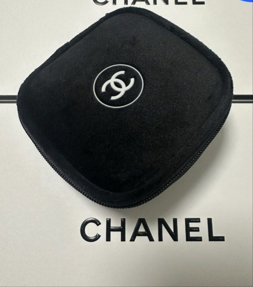 Chanel Small Lipstick Compact Velvet Pouch with Mirror  Makeup Bag  VIP gift