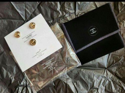 Coco Mademoiselle forever brooch badge pin set of 2pcs 2018