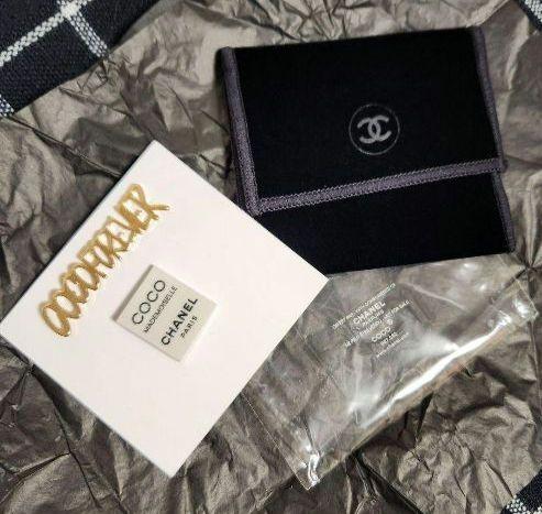 Coco Mademoiselle forever brooch badge pin set of 2pcs 2018