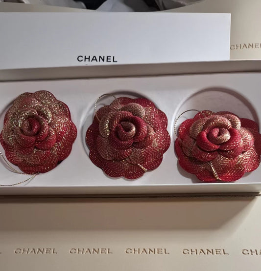 2023 Chanel Seasonal 3D camellia set of pcs Beaute Gift x 1 set