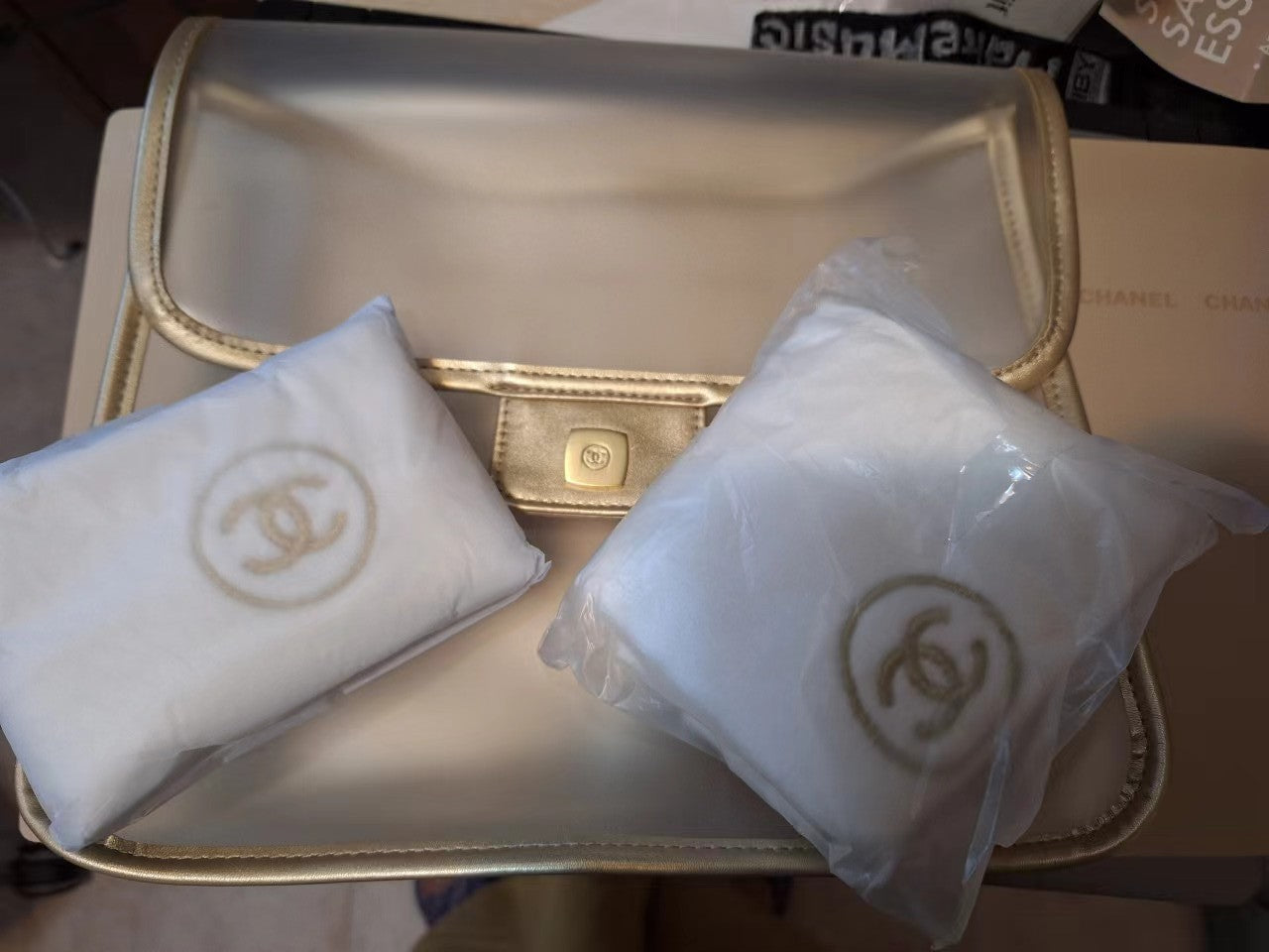 Chanel Sublimage Wash bag with hairband and hand towel