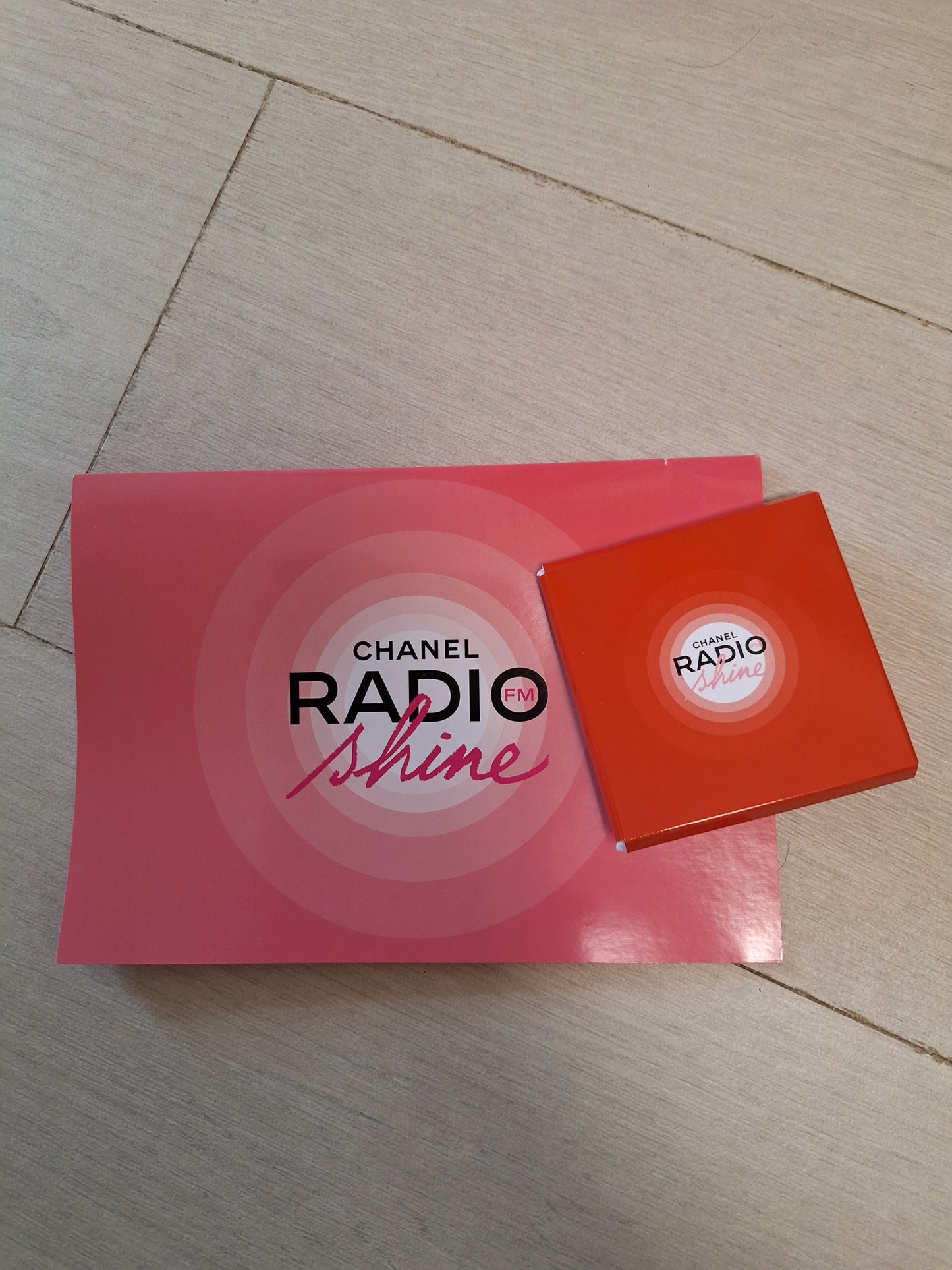 Chanel radio shine VIP gift mobilehook