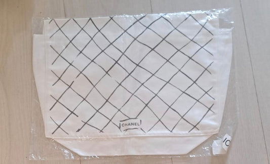 White Karl Lagerfeld Large Dust Bag packaging for maxi classic Flap ICOT4