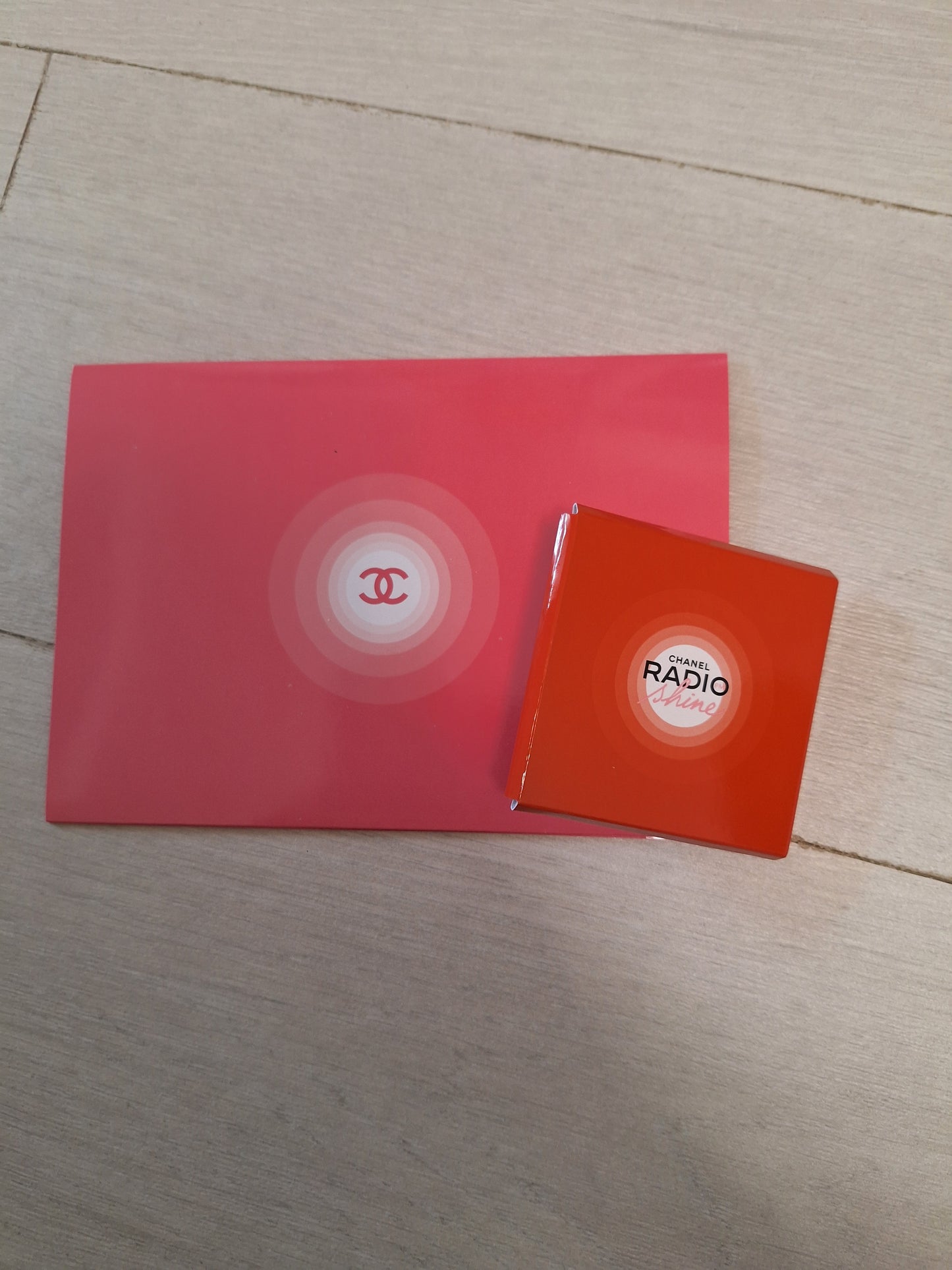 Chanel radio shine VIP gift mobilehook