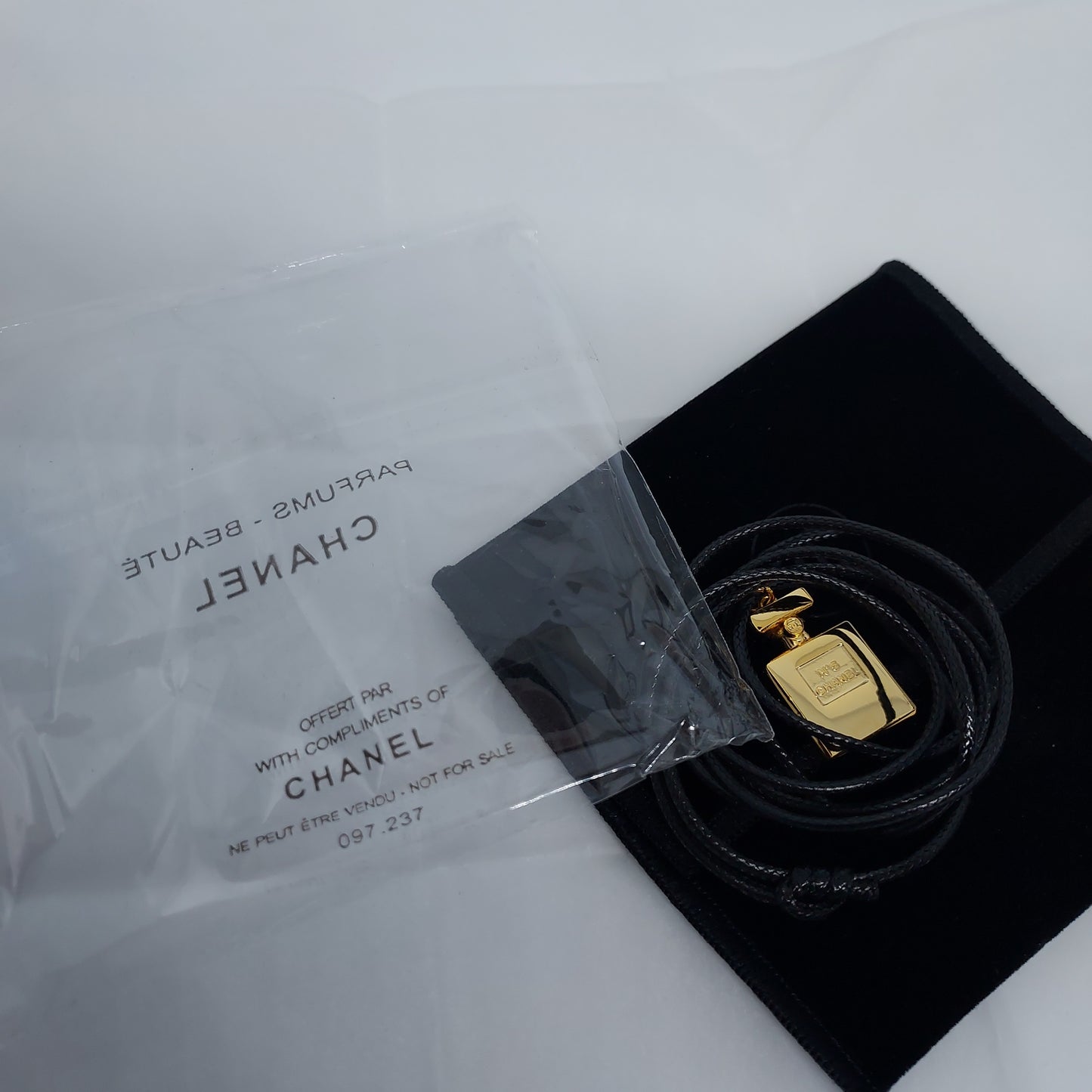 Chanel No. 5 Perfume Bottel Pendant Luxuries Leather String Necklace