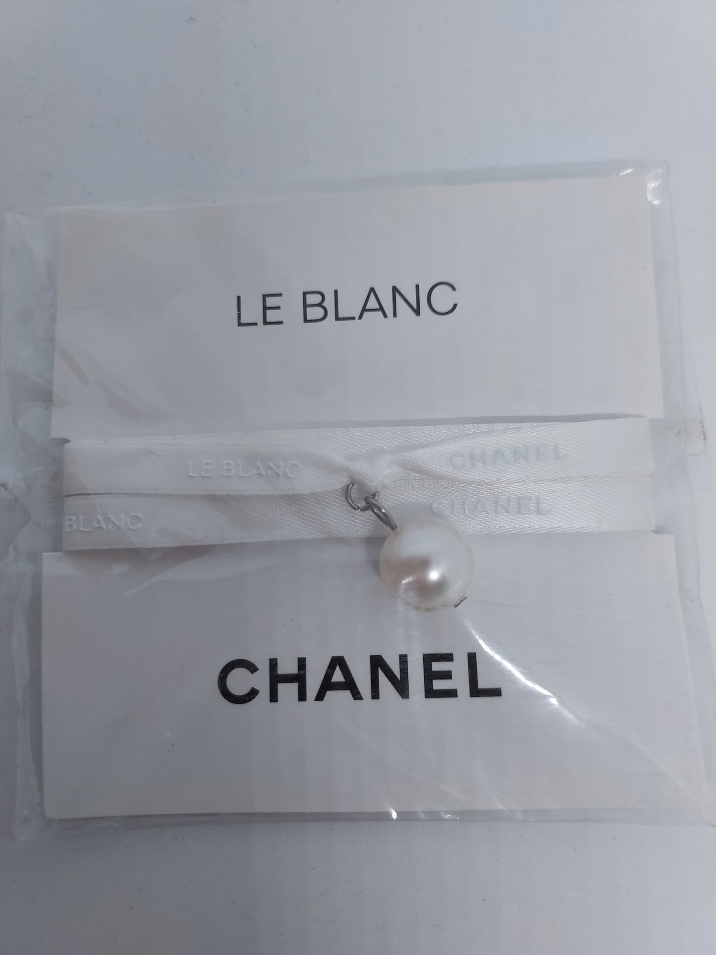 Le Blanc fake pearl Charm String Bracelet choker