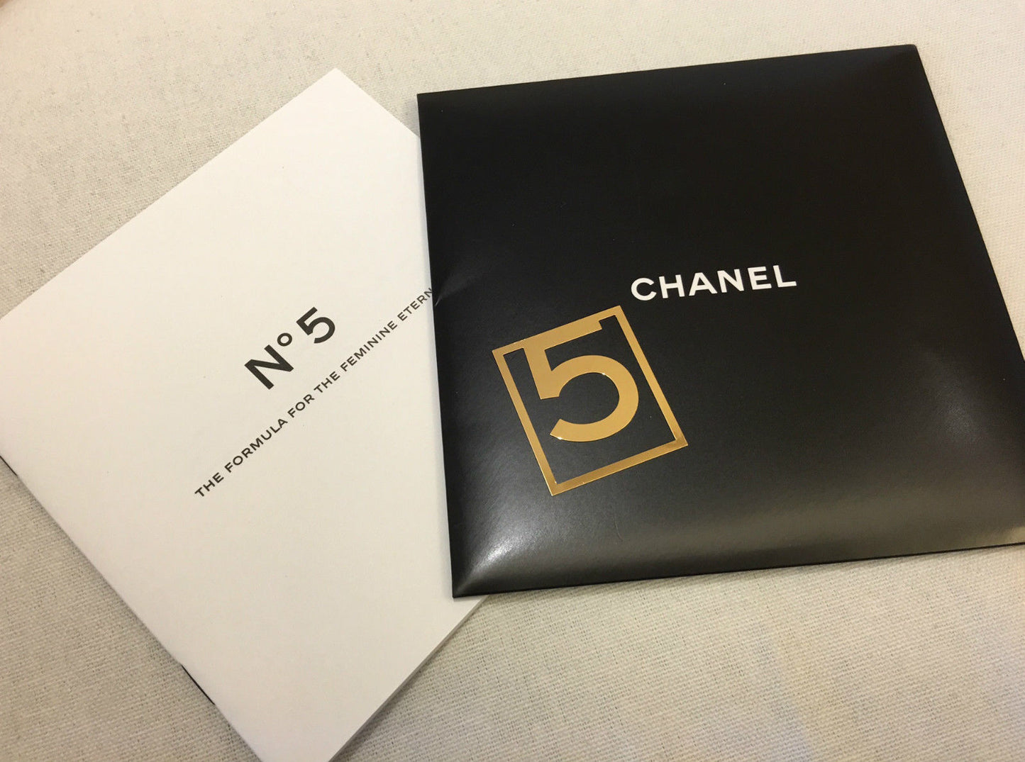 No. 5 CHANEL Gold BookMark bookplate Metal with booklet 2012 VIP gift