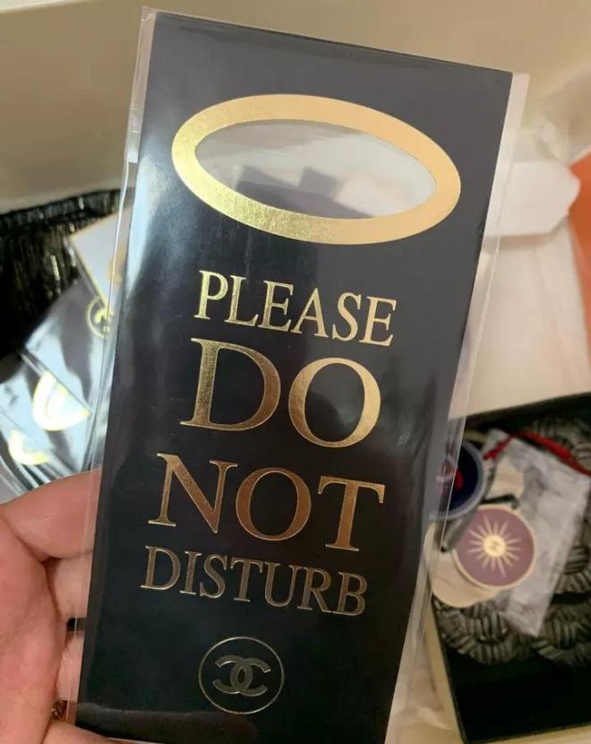 Chanel DO NOT DISTURB sleeping mask with pouch bag and Door Tag