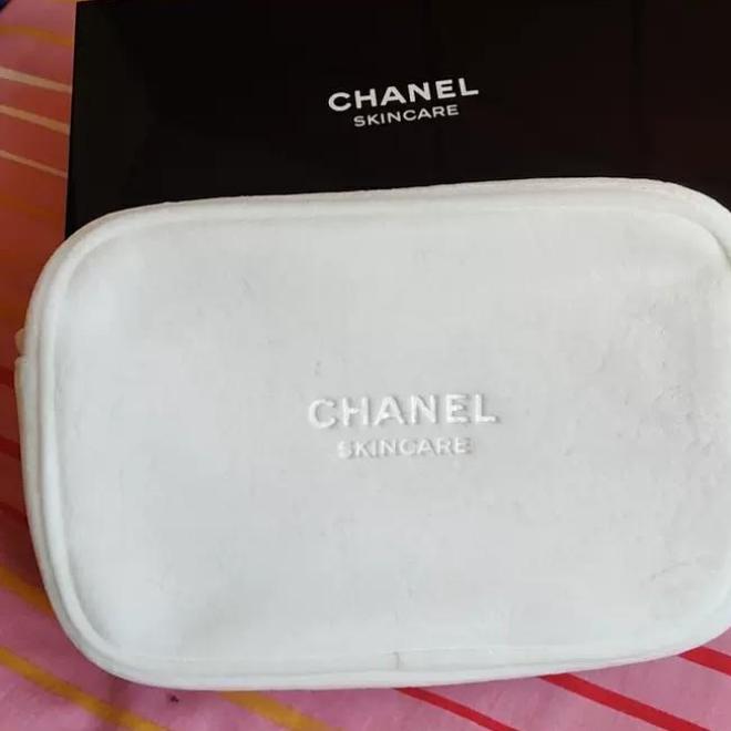Chanel skincare White Large pouch bag