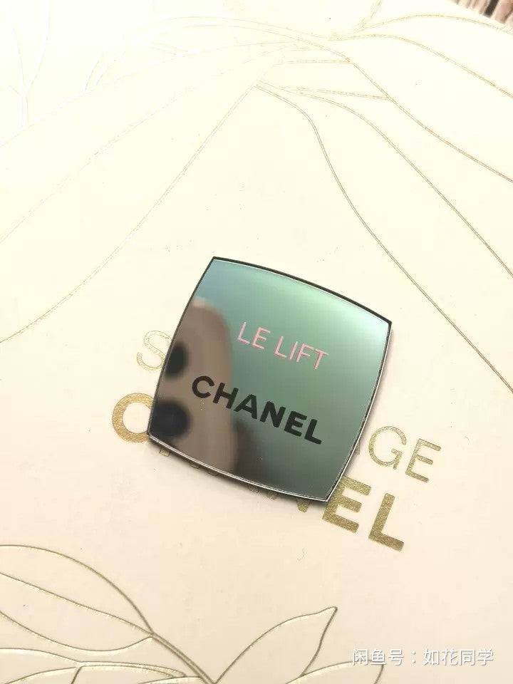 Chanel Le Lift Mini Mirror brooch badge magnet VIP GIFT