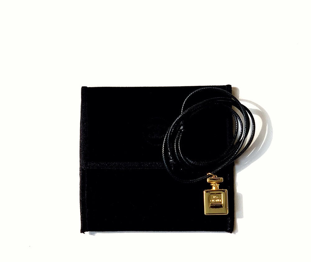 Chanel No. 5 Perfume Bottel Pendant Luxuries Leather String Necklace