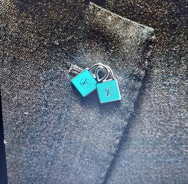 Louis Vuitton uniform blue metal Mini Pin Rare