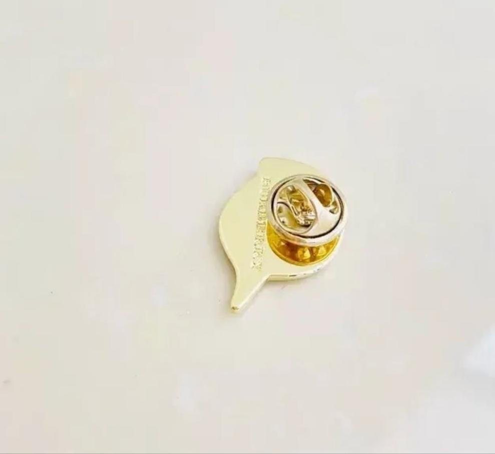 Burberry Mini pin brooch badge set of 2pcs