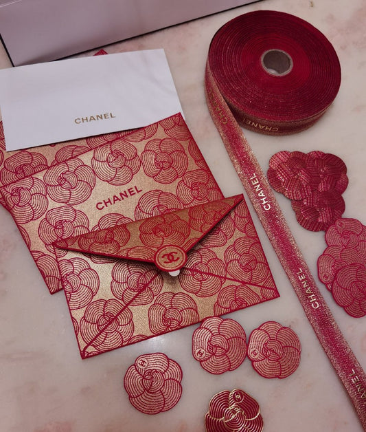 Chanel 2023 cny Camellia red packet envelope With greeting card