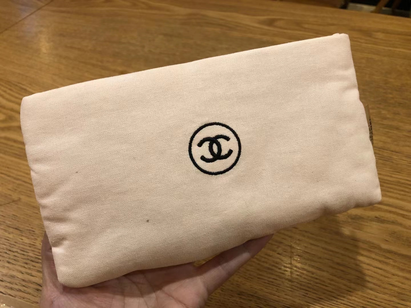 Le Lift Light Pink Linen Handy Makeup Pouch