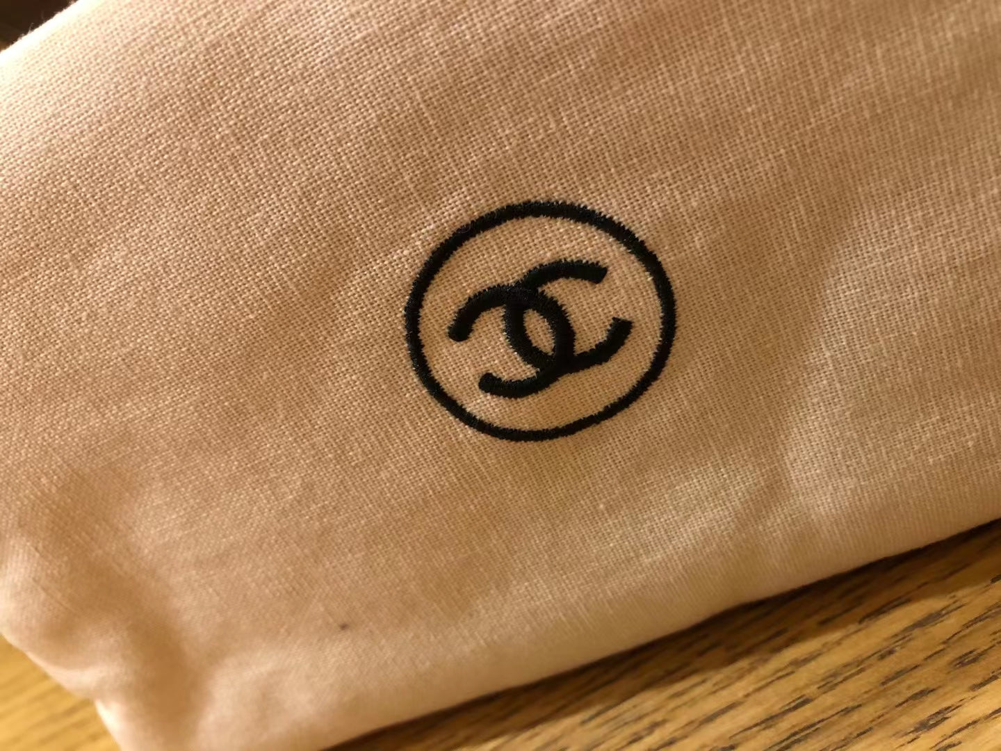 Le Lift Light Pink Linen Handy Makeup Pouch