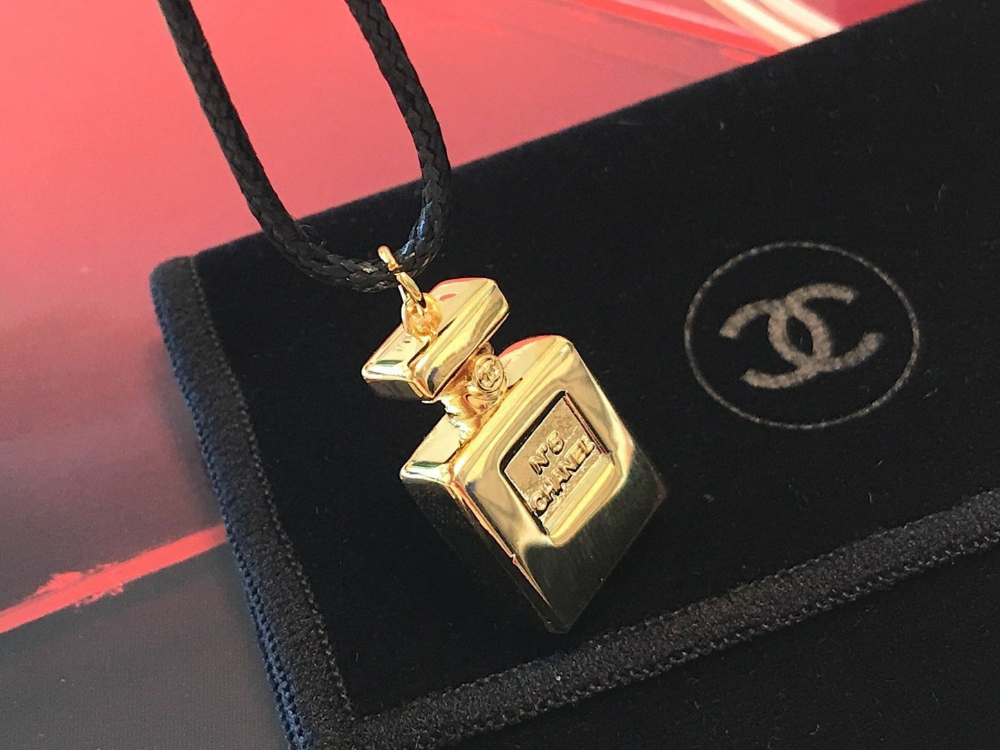 Chanel No. 5 Perfume Bottel Pendant Luxuries Leather String Necklace