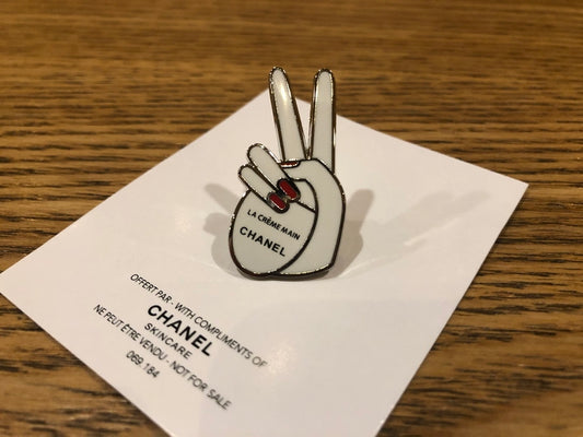 Chanel MINI La Creme Main pin brooch badge small VIP Gift