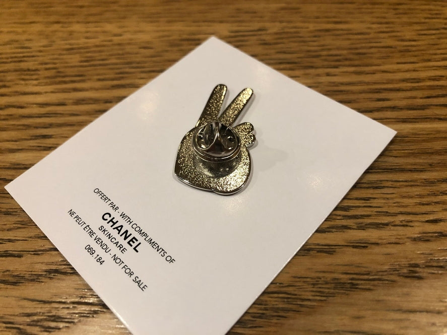 Chanel MINI La Creme Main pin brooch badge small VIP Gift