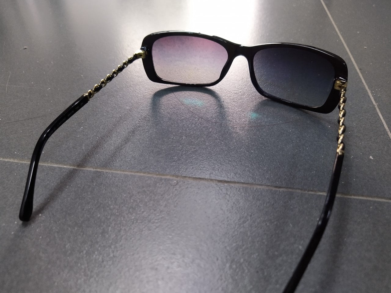 Chanel sunglasses preowned Black Frame Chain-Link Sunglasses-5209Q